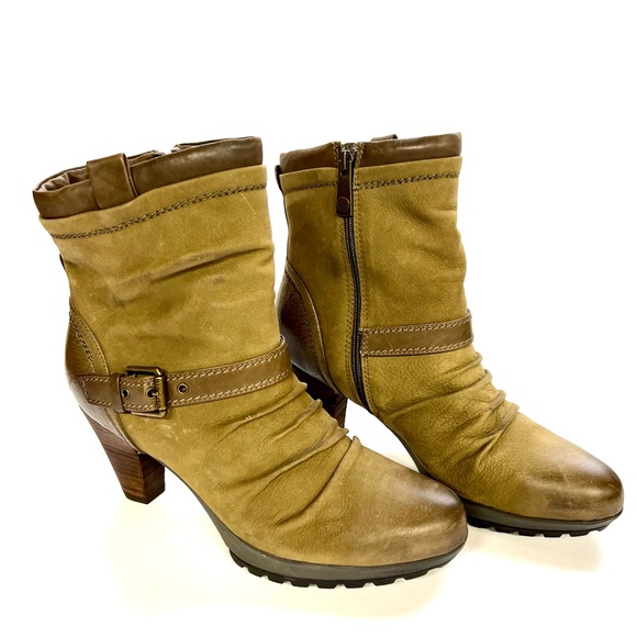 BLONDO Ruched Leather Heeled Water Resistant Boots, 8M - Picture 2 of 12